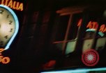 Standbild Nachtleben in Soho in London Soho London England United Kingdom, 1968, aus Sekunde 15 historischem Filmmaterial Videoclip 65675070671