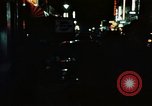 Standbild Nachtleben in Soho in London Soho London England United Kingdom, 1968, aus Sekunde 26 historischem Filmmaterial Videoclip 65675070671
