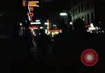 Standbild Nachtleben in Soho in London Soho London England United Kingdom, 1968, aus Sekunde 34 historischem Filmmaterial Videoclip 65675070671