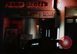 Standbild Nachtleben Soho London England United Kingdom, 1968, aus Sekunde 13 historischem Filmmaterial Videoclip 65675070672