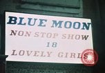 Standbild Nachtleben Soho London England United Kingdom, 1968, aus Sekunde 33 historischem Filmmaterial Videoclip 65675070672