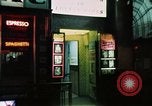 Standbild Nachtleben Soho London England United Kingdom, 1968, aus Sekunde 37 historischem Filmmaterial Videoclip 65675070672