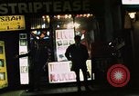 Standbild Nachtclubs 1960 Soho London Soho London England United Kingdom, 1968, aus Sekunde 33 historischem Filmmaterial Videoclip 65675070673