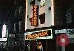 Standbild Soho 1960 Neon signs Soho London England United Kingdom, 1968, aus Sekunde 1 historischem Filmmaterial Videoclip 65675070675