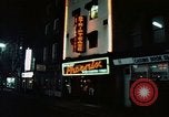 Standbild Soho 1960 Neon signs Soho London England United Kingdom, 1968, aus Sekunde 6 historischem Filmmaterial Videoclip 65675070675