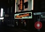Standbild Soho 1960 Neon signs Soho London England United Kingdom, 1968, aus Sekunde 8 historischem Filmmaterial Videoclip 65675070675