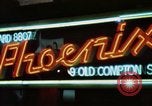 Standbild Soho 1960 Neon signs Soho London England United Kingdom, 1968, aus Sekunde 13 historischem Filmmaterial Videoclip 65675070675