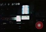 Standbild Whisky a Gogo Leuchtreklame Soho Soho London England United Kingdom, 1968, aus Sekunde 9 historischem Filmmaterial Videoclip 65675070676