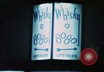 Standbild Whisky a Gogo Leuchtreklame Soho Soho London England United Kingdom, 1968, aus Sekunde 21 historischem Filmmaterial Videoclip 65675070676