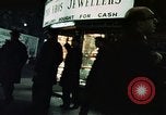 Standbild Das Nachtleben und die Kasinos von Soho 1960 s Soho London England United Kingdom, 1968, aus Sekunde 61 historischem Filmmaterial Videoclip 65675070677