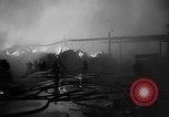 Standbild Feuer Brände London England Vereinigtes Königreich, 1966, aus Sekunde 31 historischem Filmmaterial Videoclip 65675070679