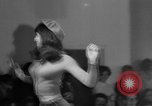 Standbild fashion show London England Vereinigtes Königreich, 1966, aus Sekunde 11 historischem Filmmaterial Videoclip 65675070681