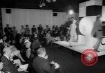 Standbild fashion show London England Vereinigtes Königreich, 1966, aus Sekunde 15 historischem Filmmaterial Videoclip 65675070681