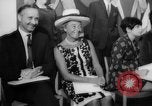 Standbild fashion show London England Vereinigtes Königreich, 1966, aus Sekunde 17 historischem Filmmaterial Videoclip 65675070681