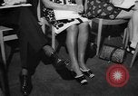 Standbild fashion show London England Vereinigtes Königreich, 1966, aus Sekunde 18 historischem Filmmaterial Videoclip 65675070681