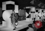 Standbild fashion show London England Vereinigtes Königreich, 1966, aus Sekunde 19 historischem Filmmaterial Videoclip 65675070681