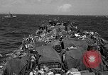Immagine di Sbarco Nave cisterna Okinawa isole Ryukyu, 1945, secondo 12 filmato di repertorio 65675070704
