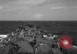 Immagine di Sbarco Nave cisterna Okinawa isole Ryukyu, 1945, secondo 15 filmato di repertorio 65675070704