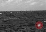 Immagine di Sbarco Nave cisterna Okinawa isole Ryukyu, 1945, secondo 32 filmato di repertorio 65675070704