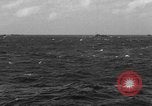 Immagine di Sbarco Nave cisterna Okinawa isole Ryukyu, 1945, secondo 35 filmato di repertorio 65675070704