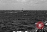 Immagine di Sbarco Nave cisterna Okinawa isole Ryukyu, 1945, secondo 41 filmato di repertorio 65675070704