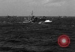 Immagine di Sbarco Nave cisterna Okinawa isole Ryukyu, 1945, secondo 53 filmato di repertorio 65675070704