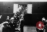 Standbild Olympischen Athleten auf SS Manhattan Deutschland, 1936, aus Sekunde 23 historischem Filmmaterial Videoclip 65675070725