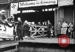 Standbild Olympischen Athleten auf SS Manhattan Deutschland, 1936, aus Sekunde 25 historischem Filmmaterial Videoclip 65675070725