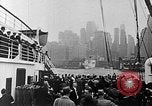 Standbild SS Manahattan Rückkehr vom Krieg zerrütteten Europa United States USA, 1938, aus Sekunde 56 historischem Filmmaterial Videoclip 65675070726