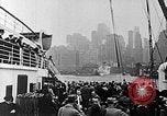 Standbild SS Manahattan Rückkehr vom Krieg zerrütteten Europa United States USA, 1938, aus Sekunde 58 historischem Filmmaterial Videoclip 65675070726
