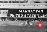Standbild SS Manhattan aground off Florida United States USA, 1941, aus Sekunde 11 historischem Filmmaterial Videoclip 65675070727