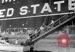 Standbild SS Manhattan aground off Florida United States USA, 1941, aus Sekunde 16 historischem Filmmaterial Videoclip 65675070727