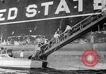 Standbild SS Manhattan aground off Florida United States USA, 1941, aus Sekunde 17 historischem Filmmaterial Videoclip 65675070727