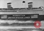 Standbild SS Manhattan aground off Florida United States USA, 1941, aus Sekunde 25 historischem Filmmaterial Videoclip 65675070727
