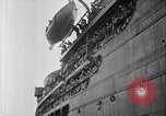 Standbild SS Manhattan wird USS Wakefield New York City USA, 1941, aus Sekunde 7 historischem Filmmaterial Videoclip 65675070728