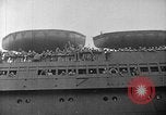 Standbild SS Manhattan wird USS Wakefield New York City USA, 1941, aus Sekunde 18 historischem Filmmaterial Videoclip 65675070728