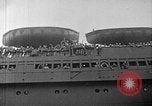 Standbild SS Manhattan wird USS Wakefield New York City USA, 1941, aus Sekunde 19 historischem Filmmaterial Videoclip 65675070728