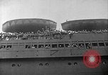 Standbild SS Manhattan wird USS Wakefield New York City USA, 1941, aus Sekunde 20 historischem Filmmaterial Videoclip 65675070728