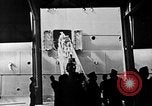 Standbild SS Manhattan wird USS Wakefield New York City USA, 1941, aus Sekunde 27 historischem Filmmaterial Videoclip 65675070728