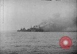 Standbild USS Wakefield auf Feuer Atlantik, 1942, aus Sekunde 1 historischem Filmmaterial Videoclip 65675070730