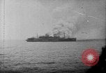 Standbild USS Wakefield auf Feuer Atlantik, 1942, aus Sekunde 10 historischem Filmmaterial Videoclip 65675070730