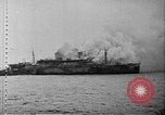 Standbild USS Wakefield auf Feuer Atlantik, 1942, aus Sekunde 16 historischem Filmmaterial Videoclip 65675070730
