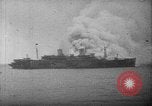 Standbild USS Wakefield auf Feuer Atlantik, 1942, aus Sekunde 18 historischem Filmmaterial Videoclip 65675070730
