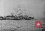 Standbild USS Wakefield auf Feuer Atlantik, 1942, aus Sekunde 21 historischem Filmmaterial Videoclip 65675070730
