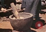 Immagine di Nativi Okinawa isole Ryukyu, 1945, secondo 37 filmato di repertorio 65675070754