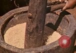 Immagine di Nativi Okinawa isole Ryukyu, 1945, secondo 55 filmato di repertorio 65675070754