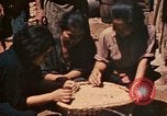 Immagine di Nativi Okinawa isole Ryukyu, 1945, secondo 61 filmato di repertorio 65675070754
