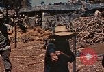 Standbild USA 1st Marine Division Okinawa Ryukyu Inseln, 1945, aus Sekunde 61 historischem Filmmaterial Videoclip 65675070755