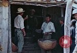 Standbild Rehabilitation von Einheimischen Okinawa Ryukyu Inseln, 1945, aus Sekunde 5 historischem Filmmaterial Videoclip 65675070758