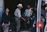 Standbild Rehabilitation von Einheimischen Okinawa Ryukyu Inseln, 1945, aus Sekunde 17 historischem Filmmaterial Videoclip 65675070758